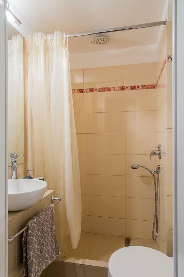 בוקרשט Spacious Downtown Apartment - Old Town מראה חיצוני תמונה